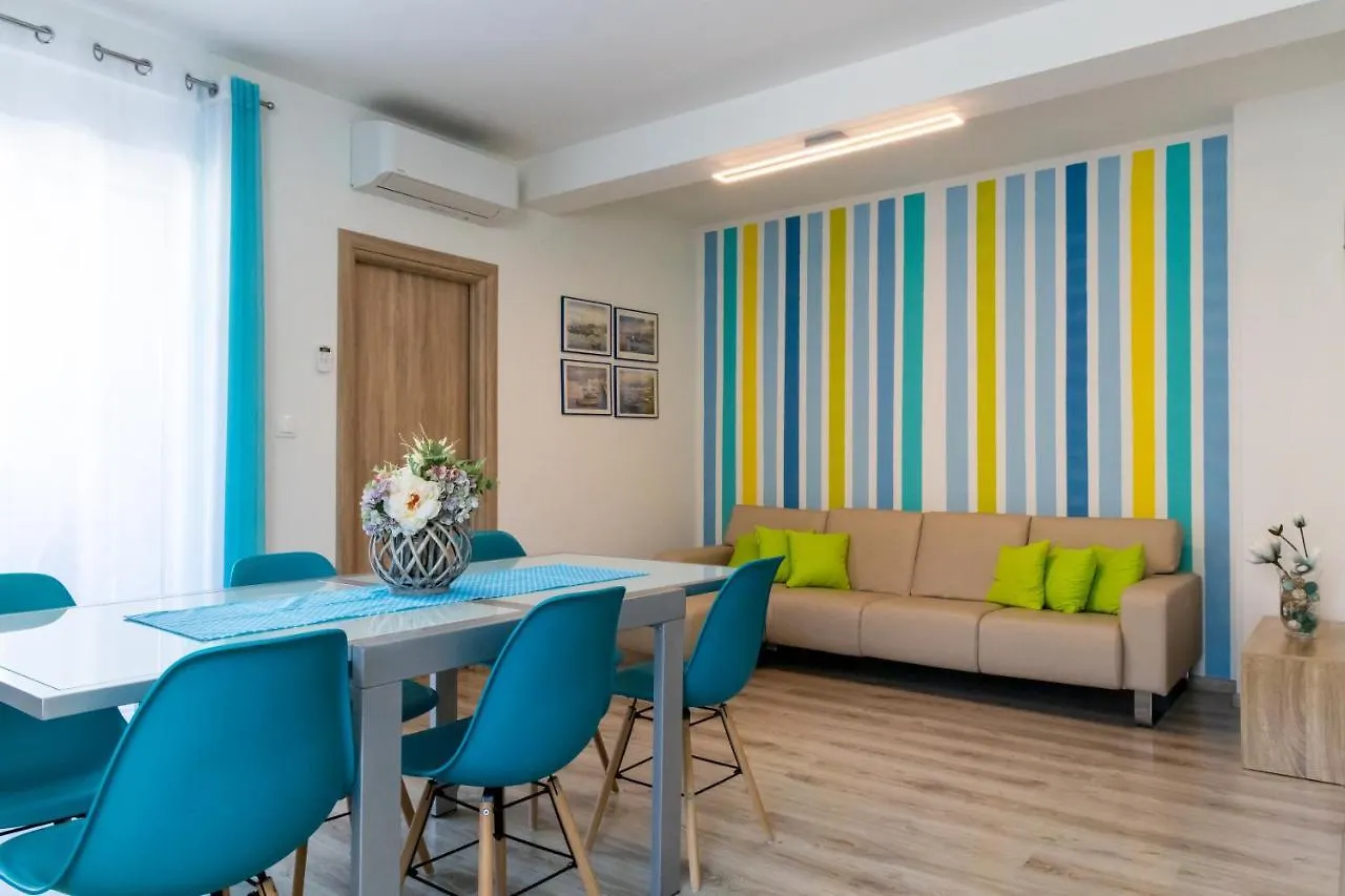 פורץ Apartmani Pranjic 0*,